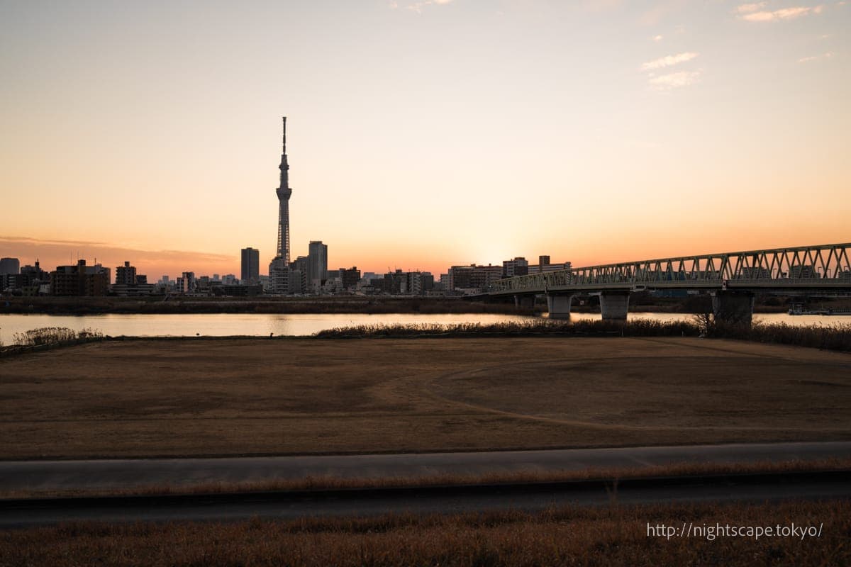 荒川河滩（木根川桥棒球场）的氛围