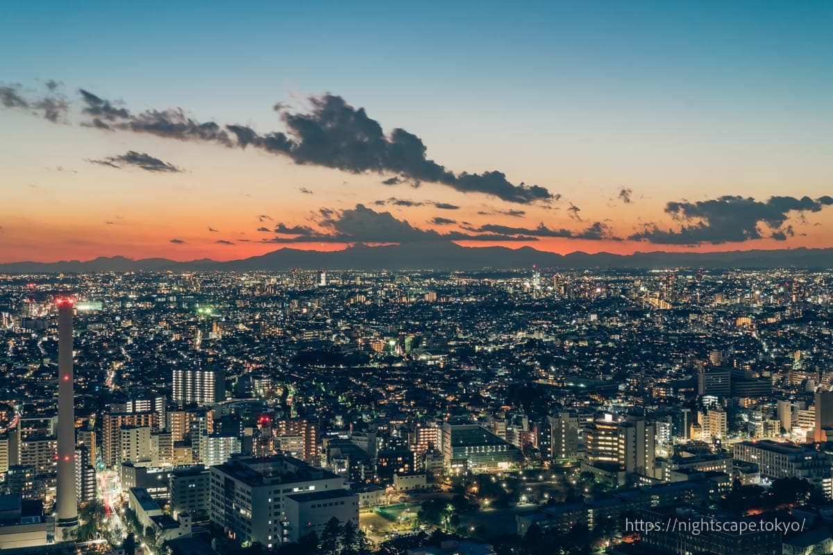 从空中酒廊眺望富士山