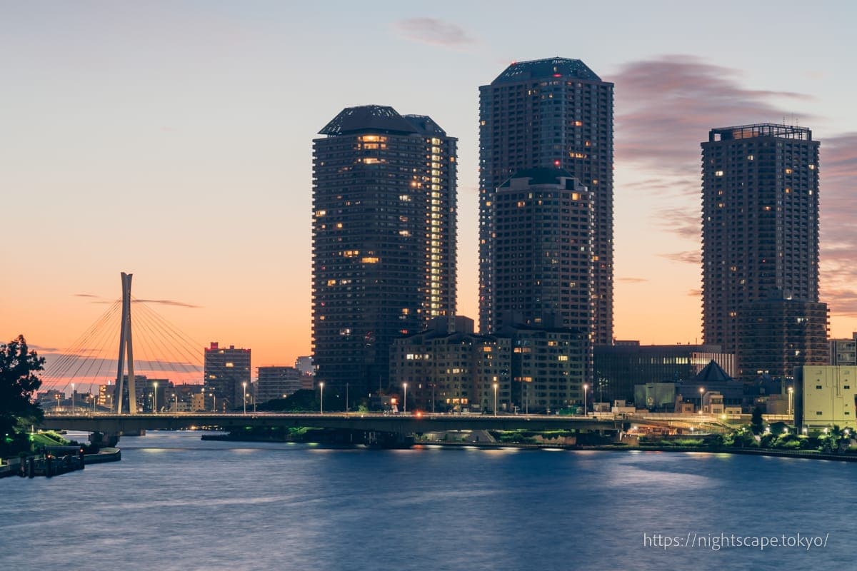 从胜哄桥眺望的朝霞（东侧）