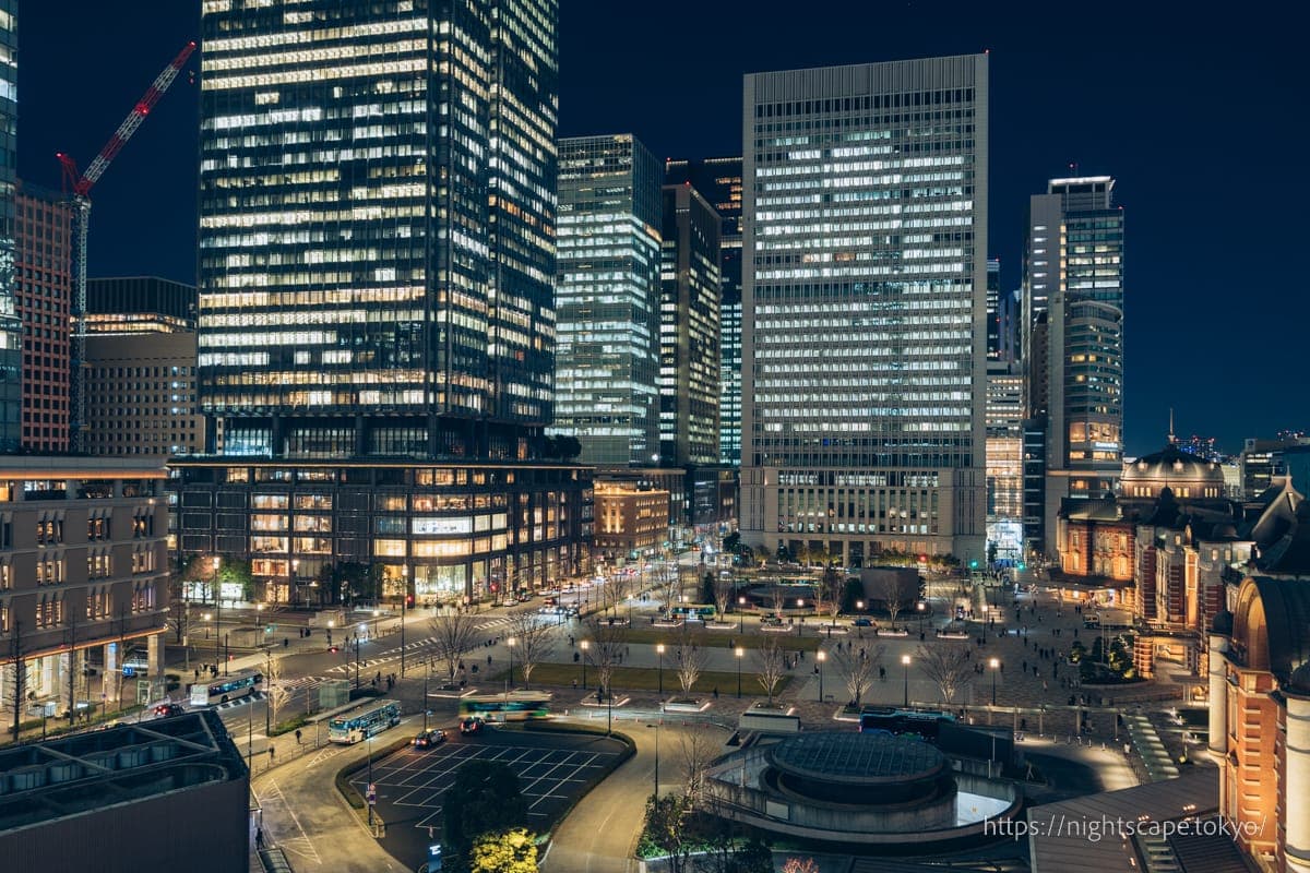 从KITTE屋顶庭园眺望大手町高层建筑群