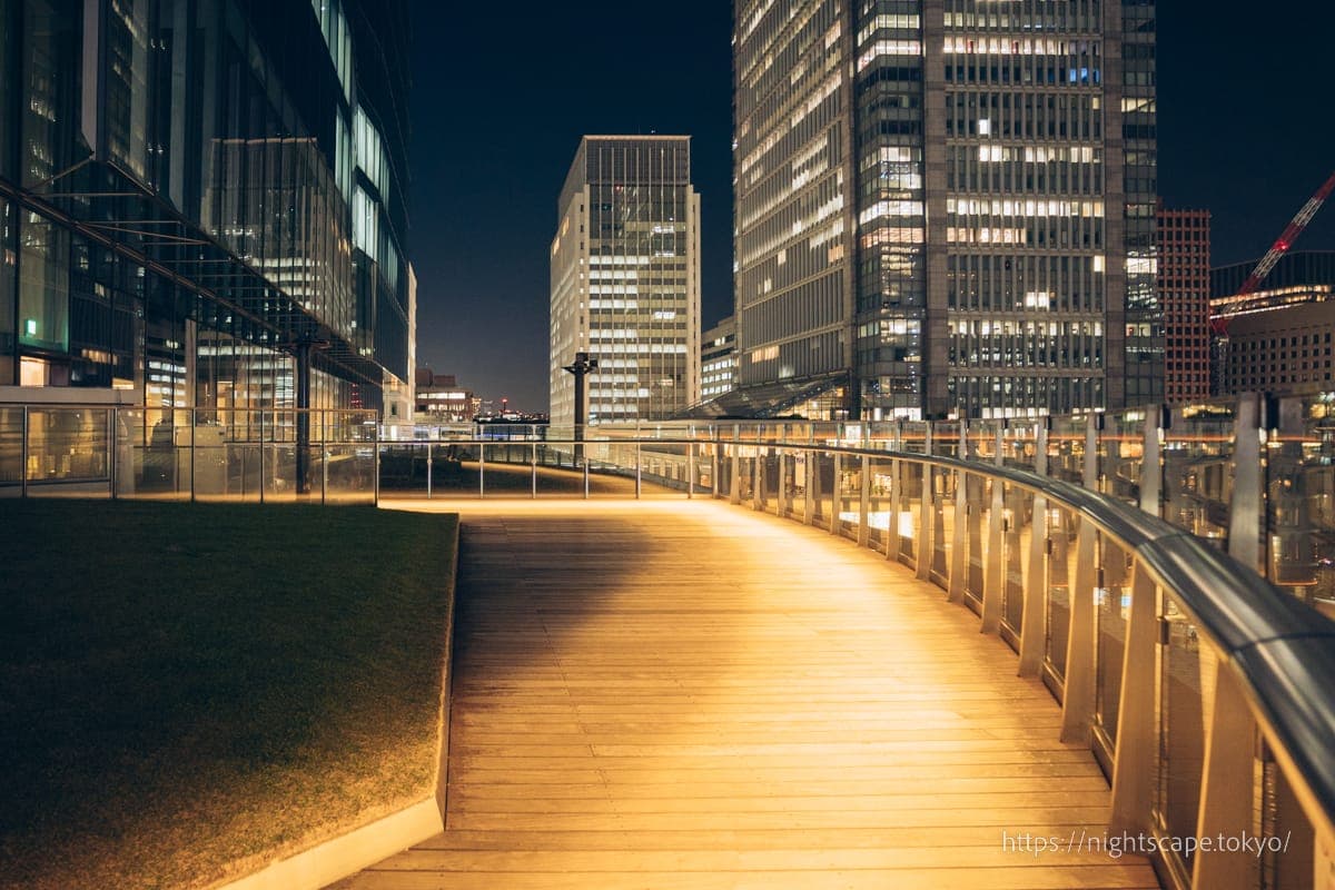 KITTE屋顶庭园的氛围