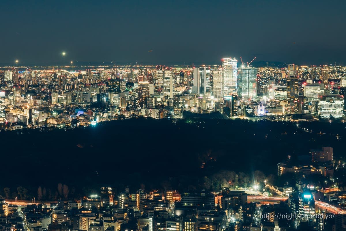 涩谷方向的高层建筑群和代代木公园