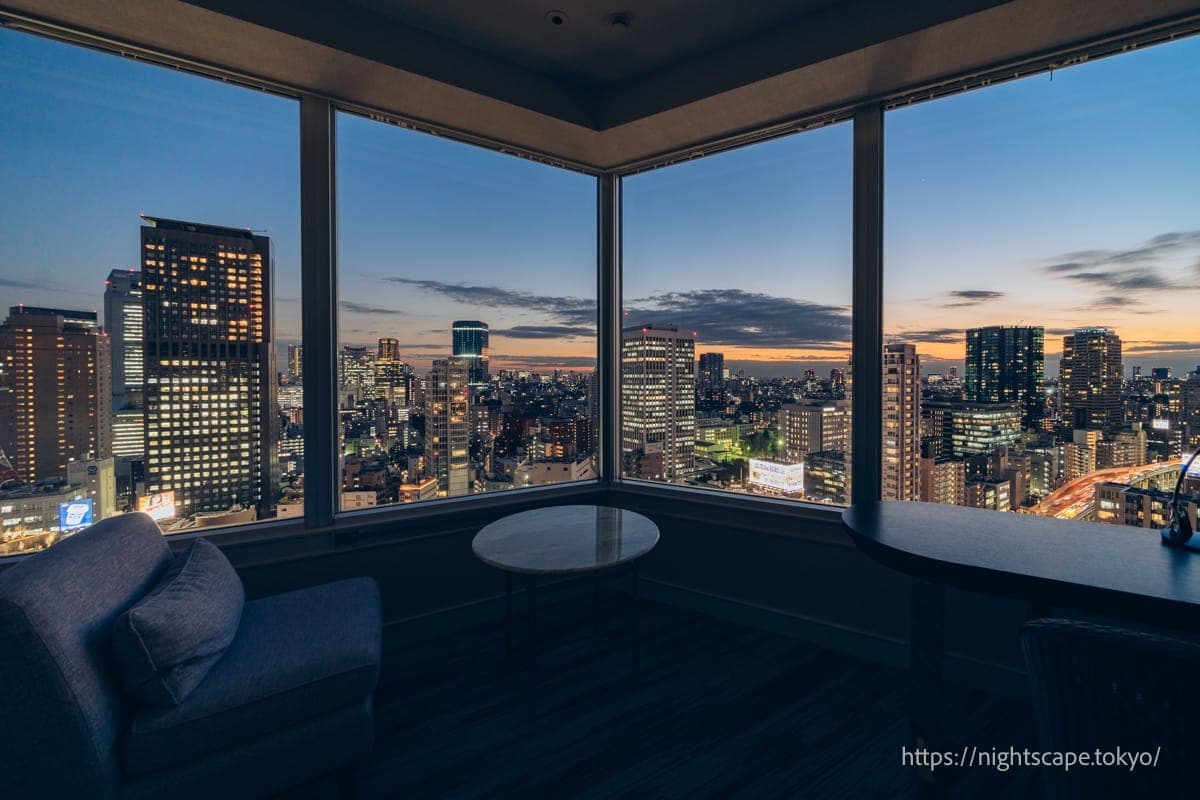 东京王子公园塔酒店转角房间氛围
