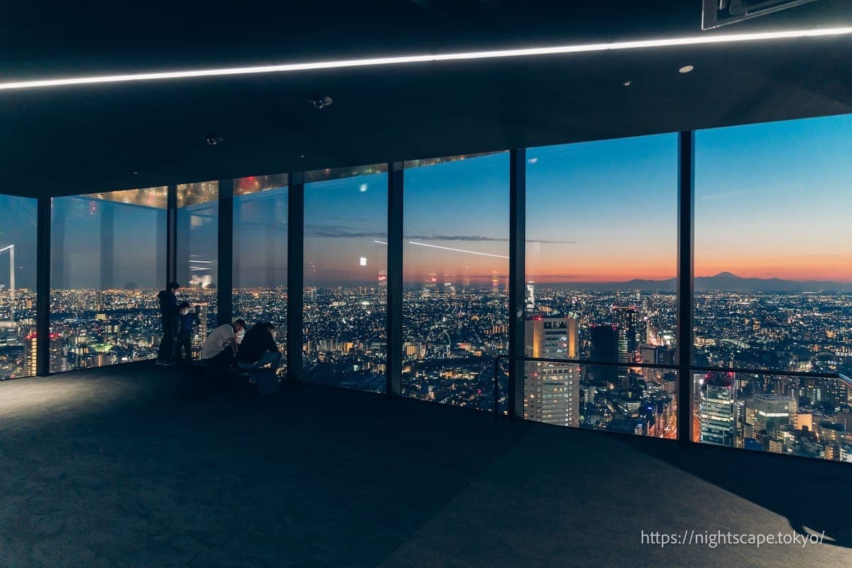 黄昏时分涩谷天空46层的氛围