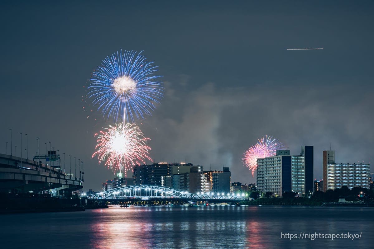 白须桥与烟花（隅田川烟花大会）
