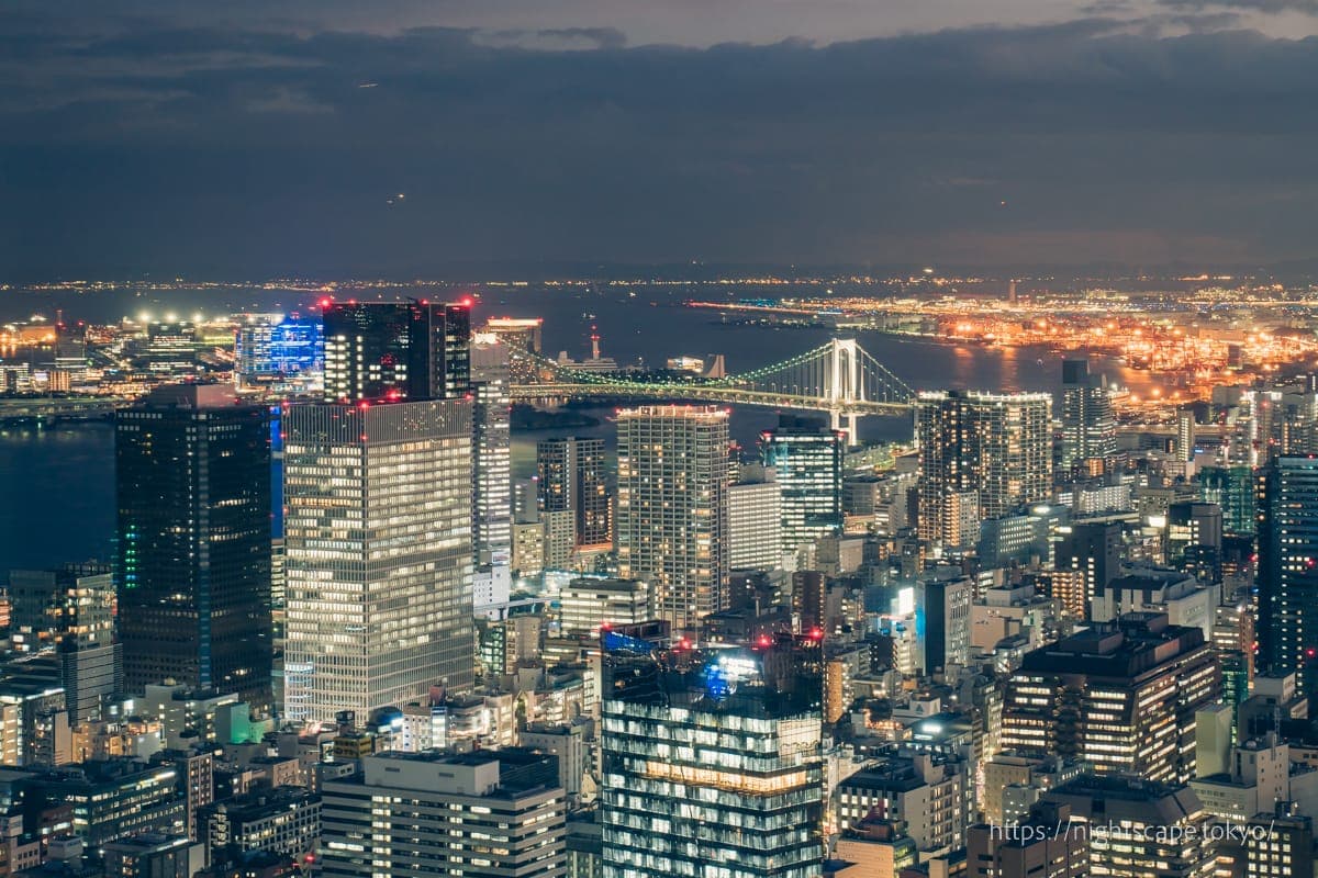 彩虹大桥的灯光秀