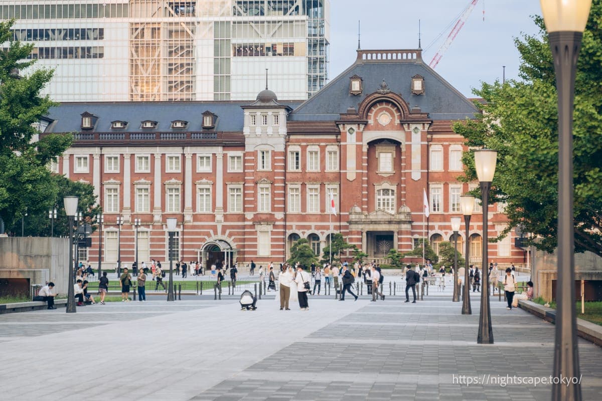 黄昏时的东京站