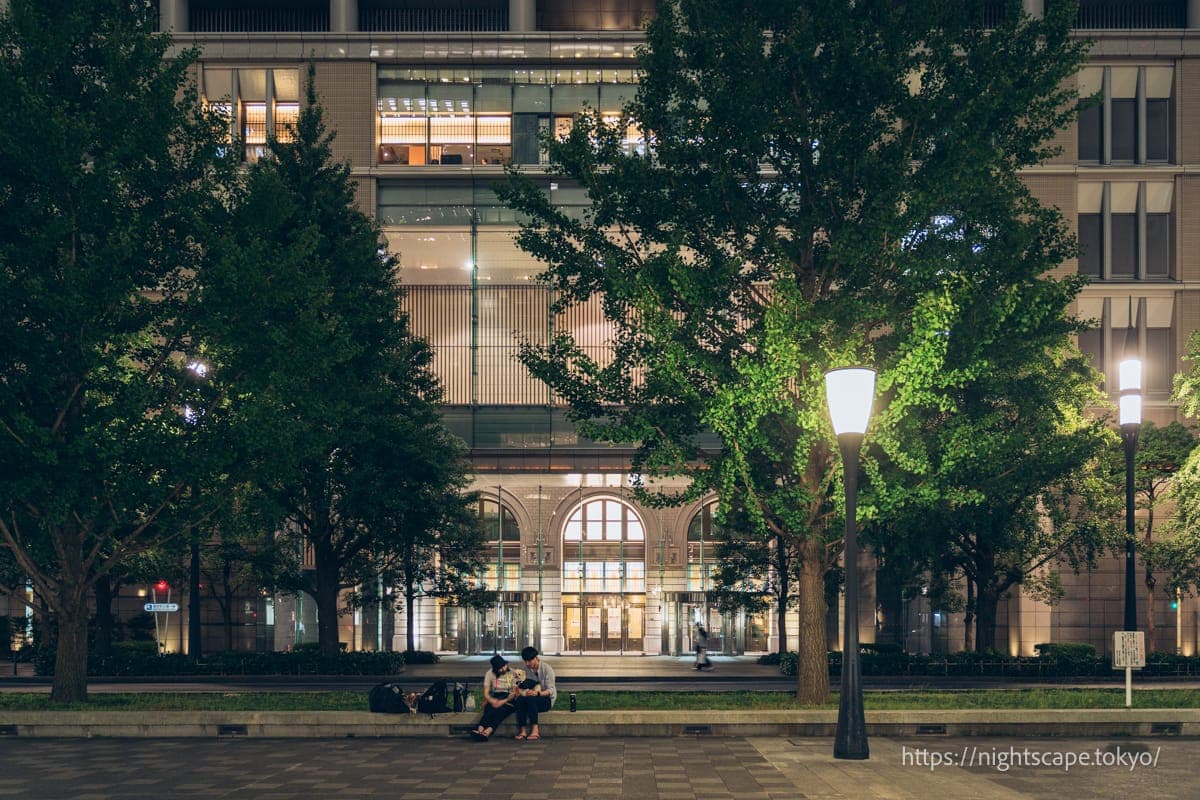 从行幸通眺望丸之内大厦
