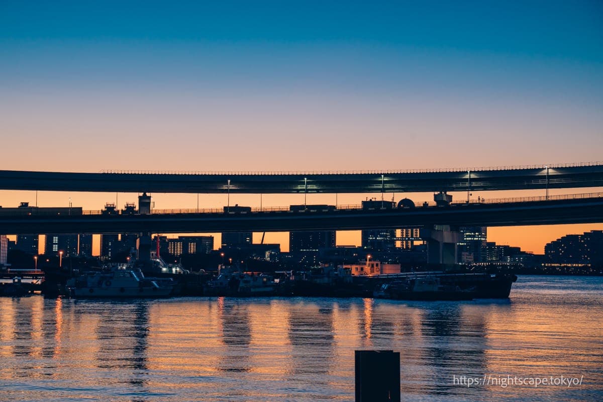 黄昏时分的芝浦环形桥
