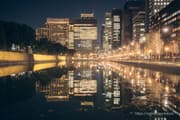 日比谷濠から撮影した大手町方面の夜景