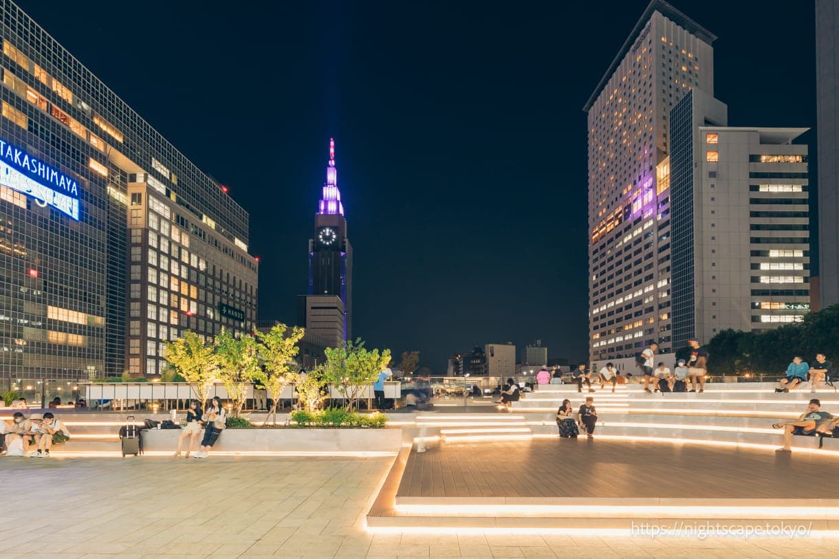 Suica企鹅广场夜景