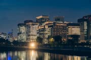 丸の内オフィス街の夜景