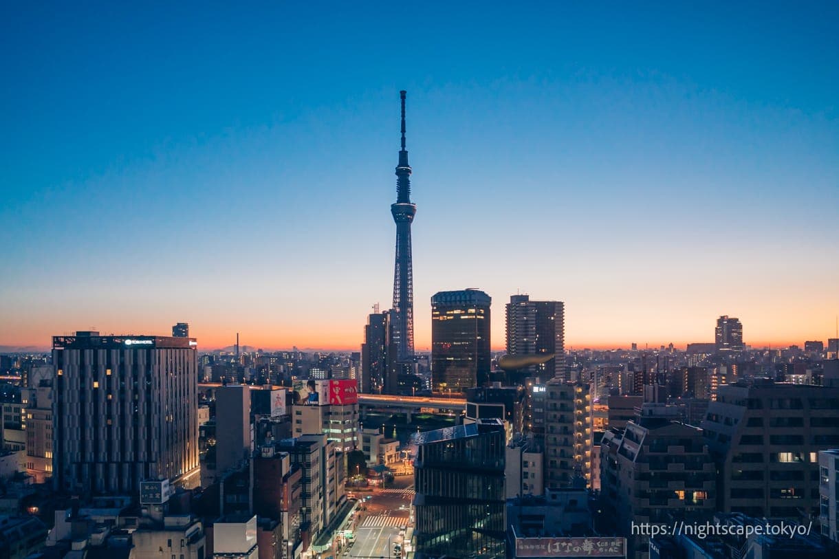 雷门HULIC盖特酒店的夜景