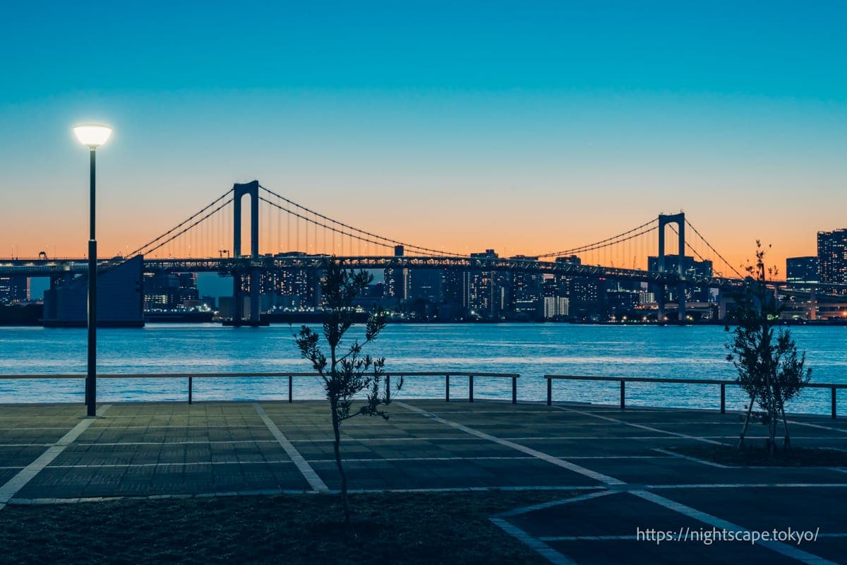 黄昏时分丰洲环绕公园的氛围①