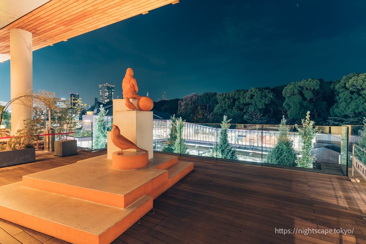 WITH原宿木制平台的氛围