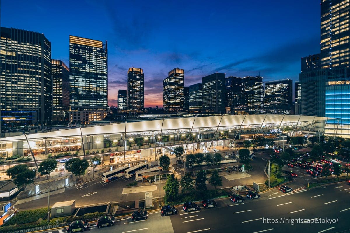 东京中城八重洲 八重洲露台的夜景
