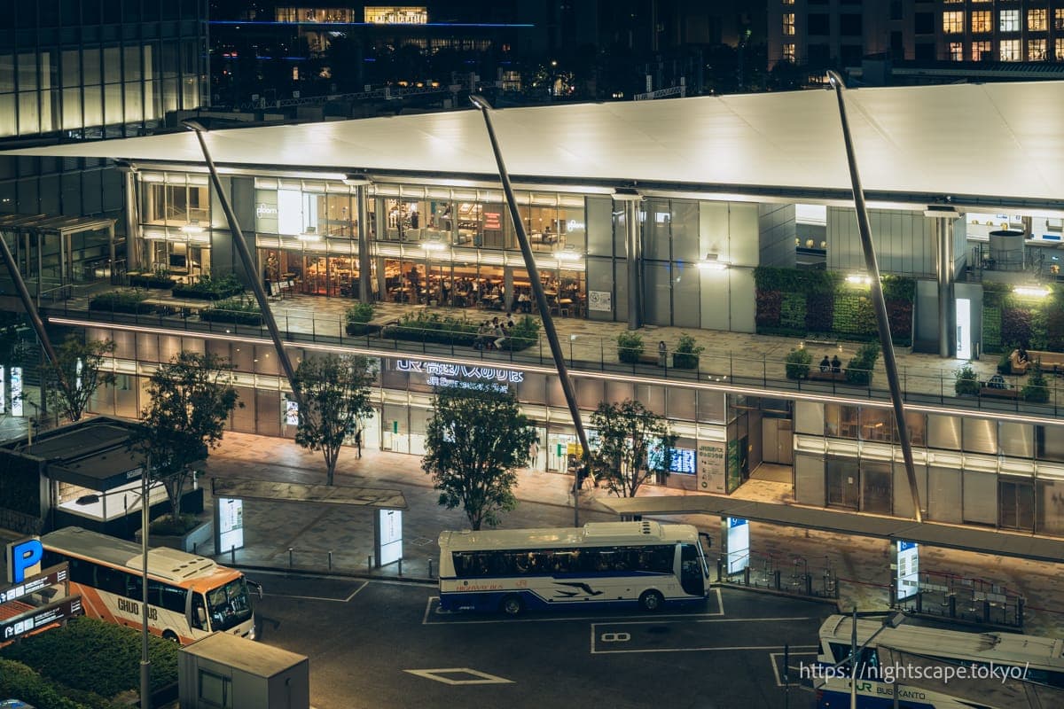 东京站八重洲口大屋顶的特写照片