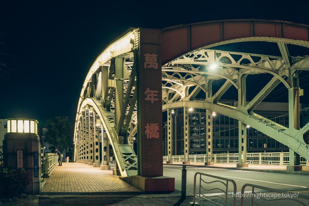 万年桥的行人专用道