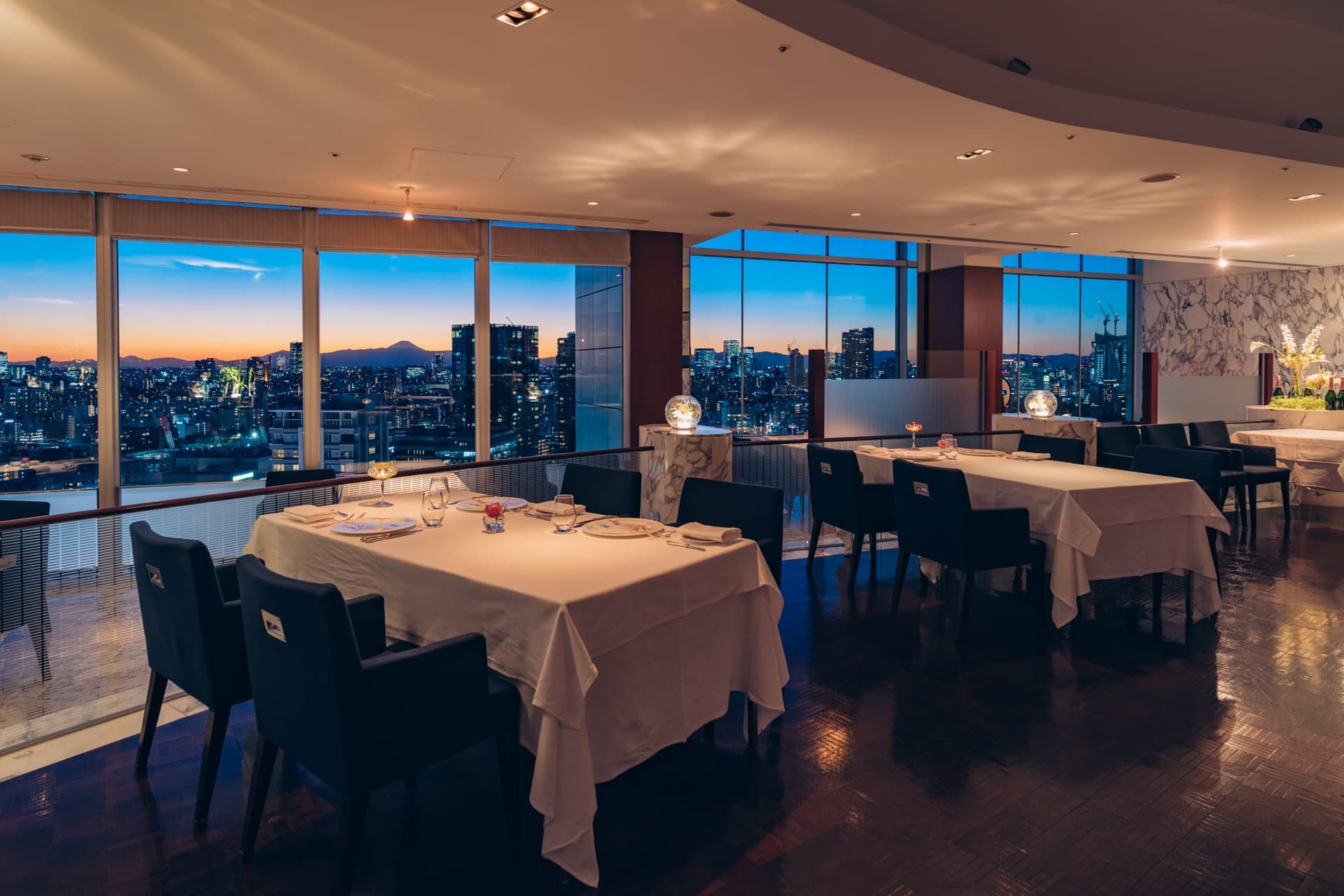 33层餐厅Breeze Vert氛围