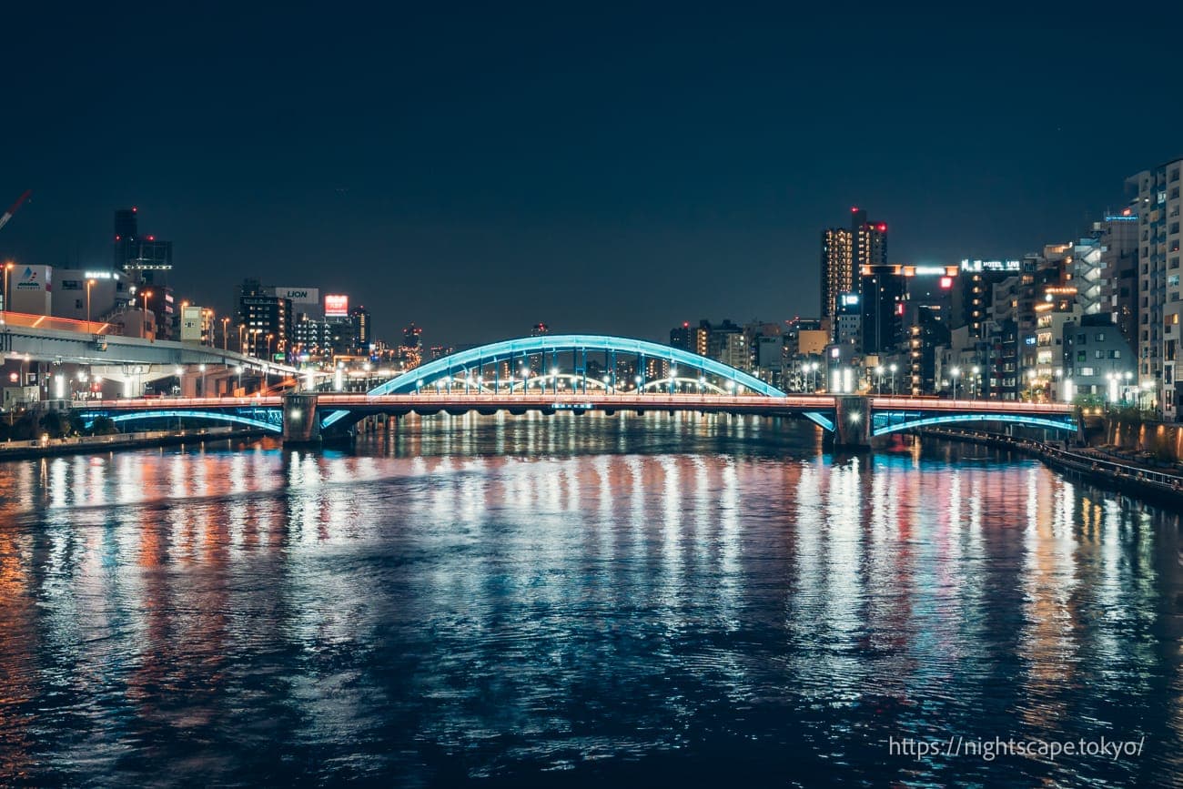 从吾妻桥眺望驹形桥