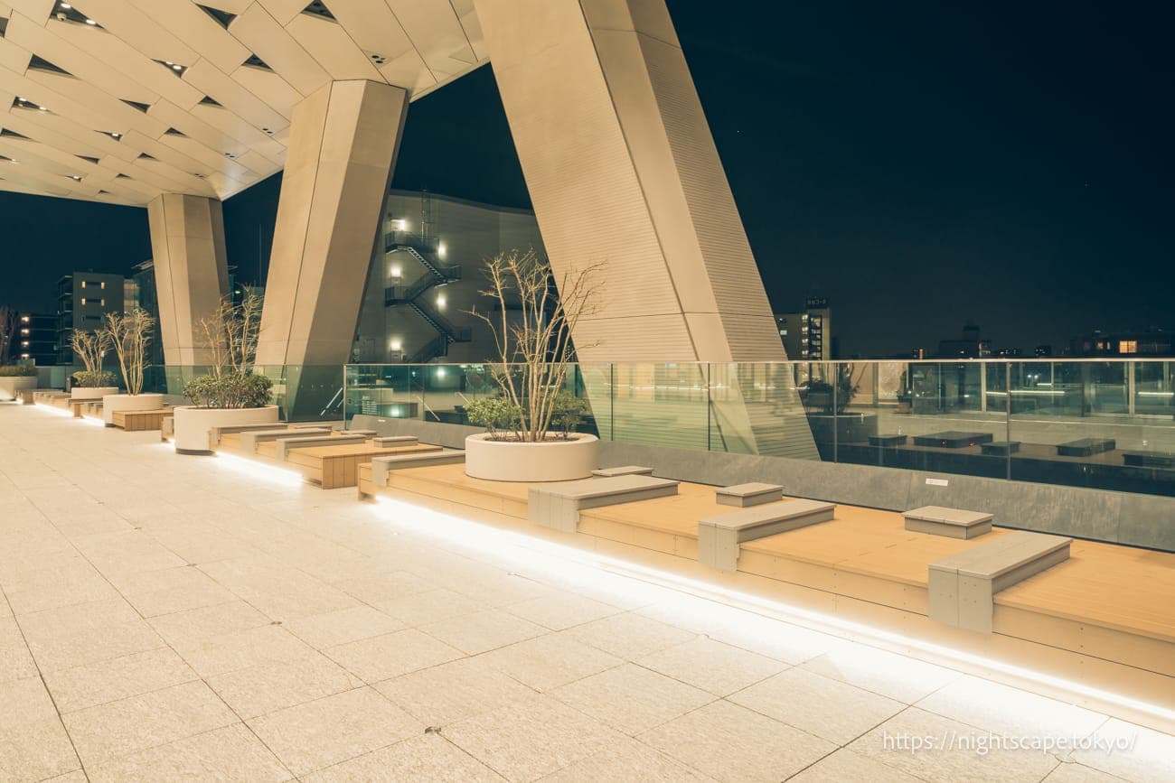 钻石露台设置的长椅