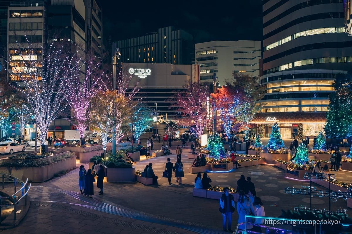 日比谷魔法时光彩灯的氛围