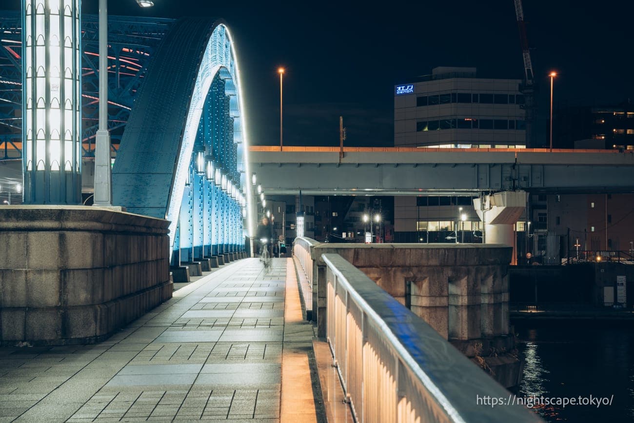 驹形桥的人行专用通道