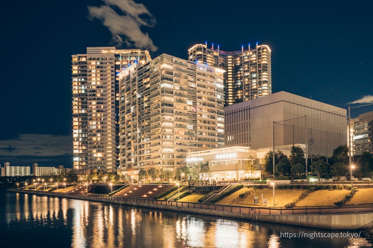 丰洲六丁目第二公园的夜景