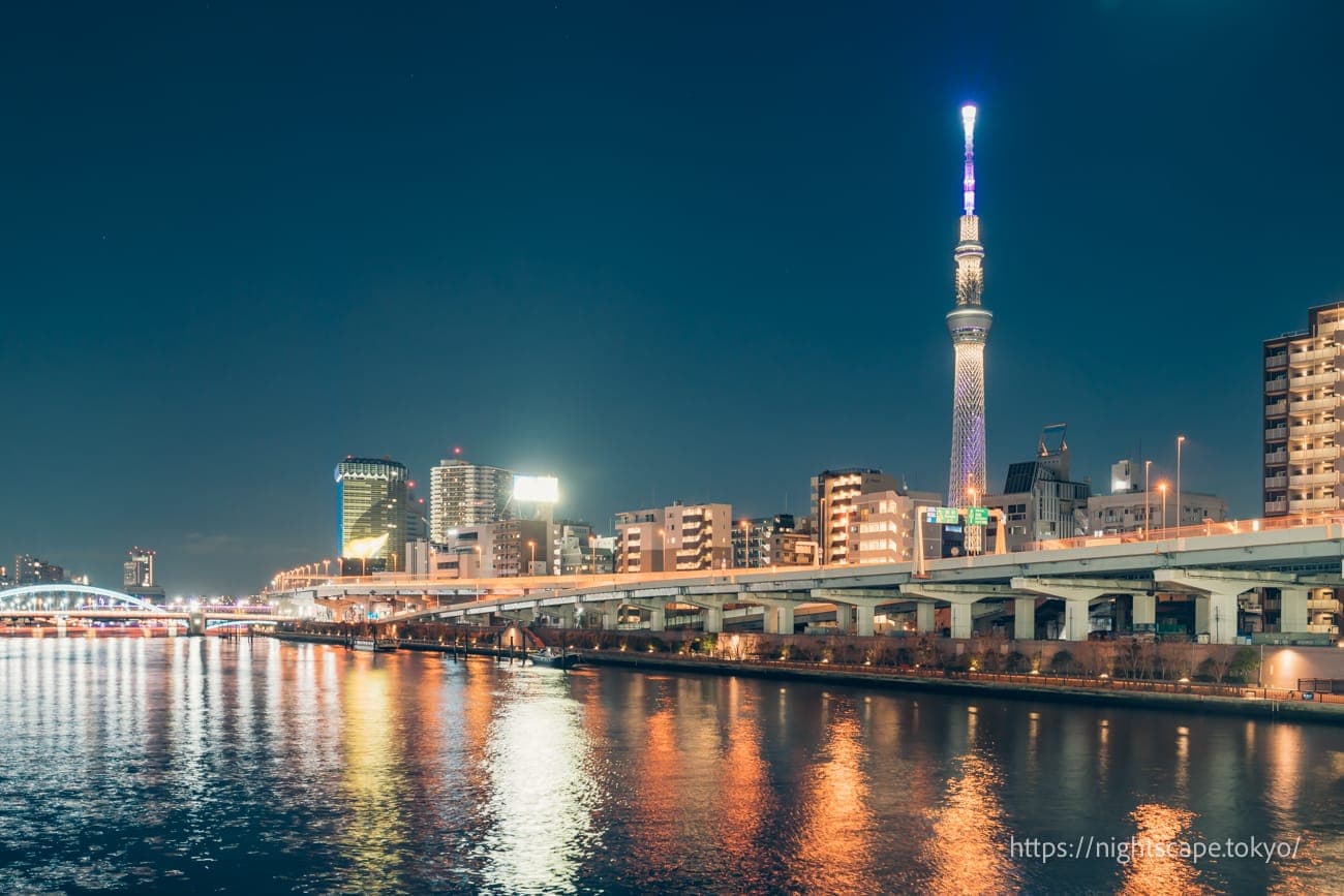 从厩桥眺望东京晴空塔