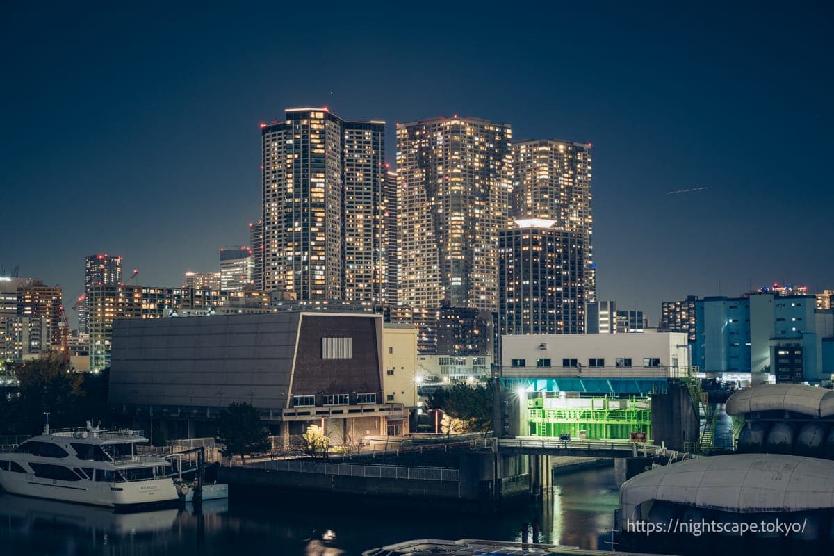 月岛地区的高层建筑群