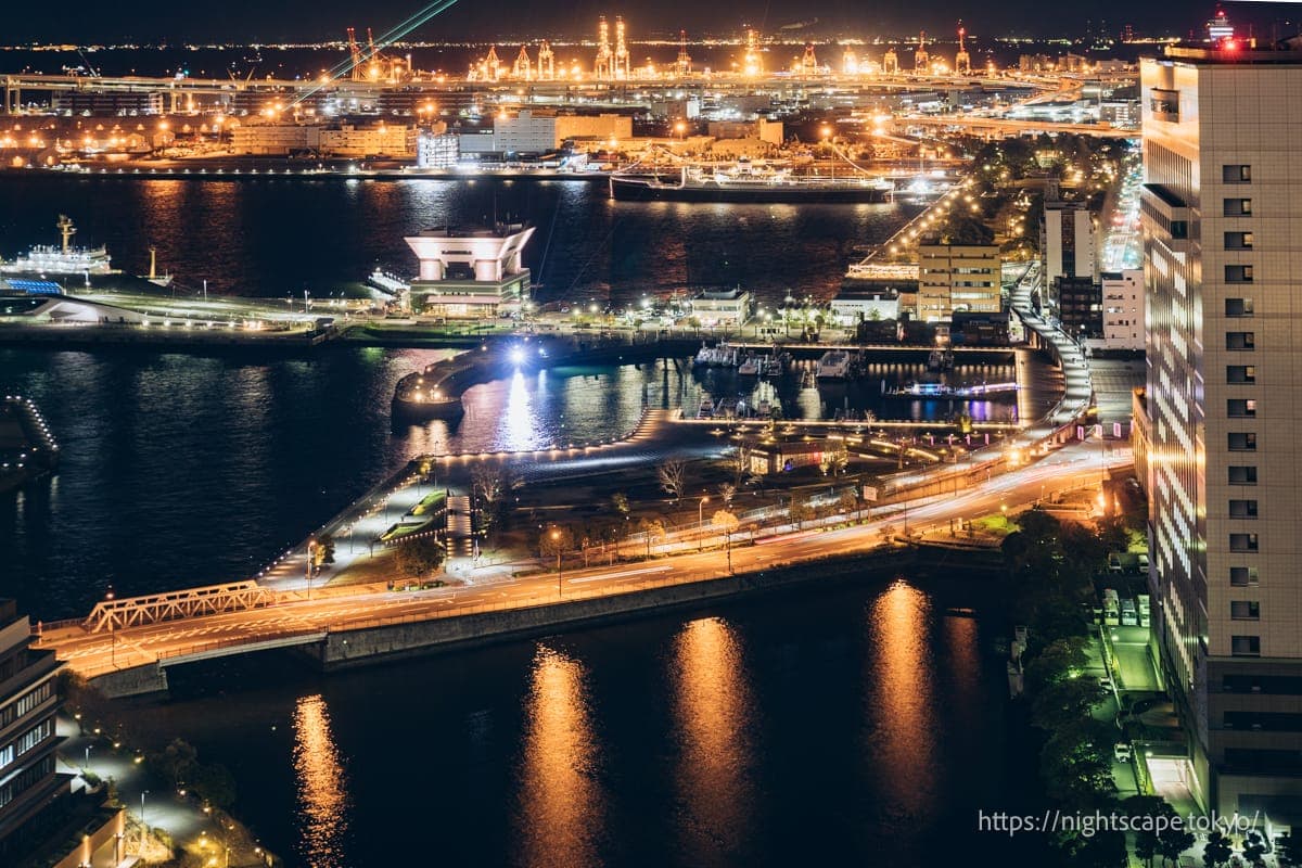 海湾大桥方向的景观