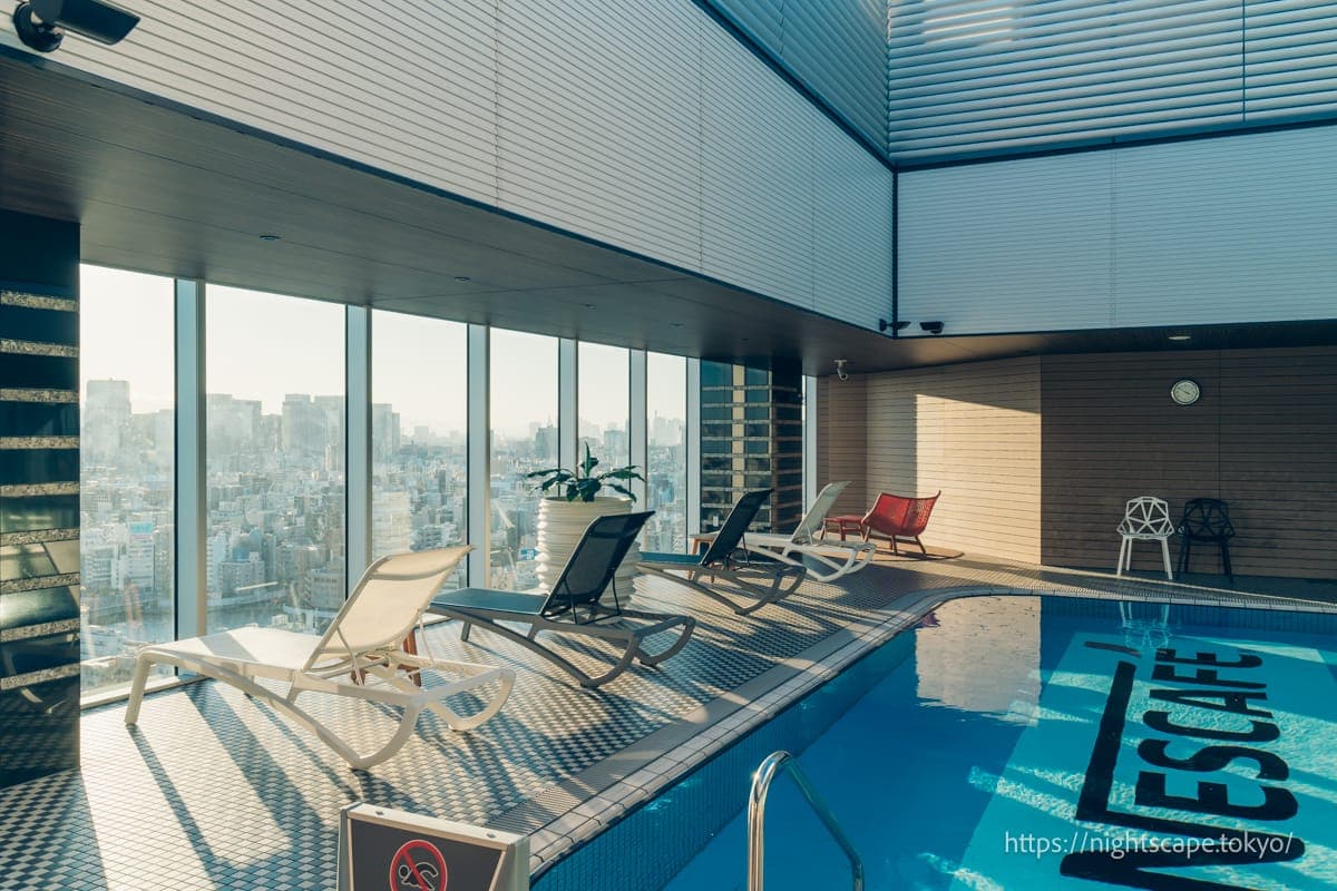 APA酒店两国站塔楼31楼天空泳池