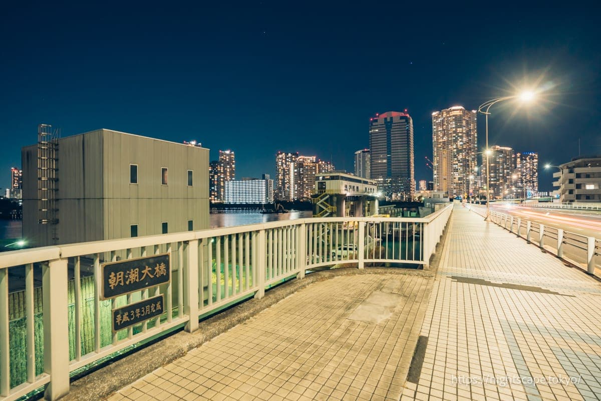 朝潮大桥的氛围