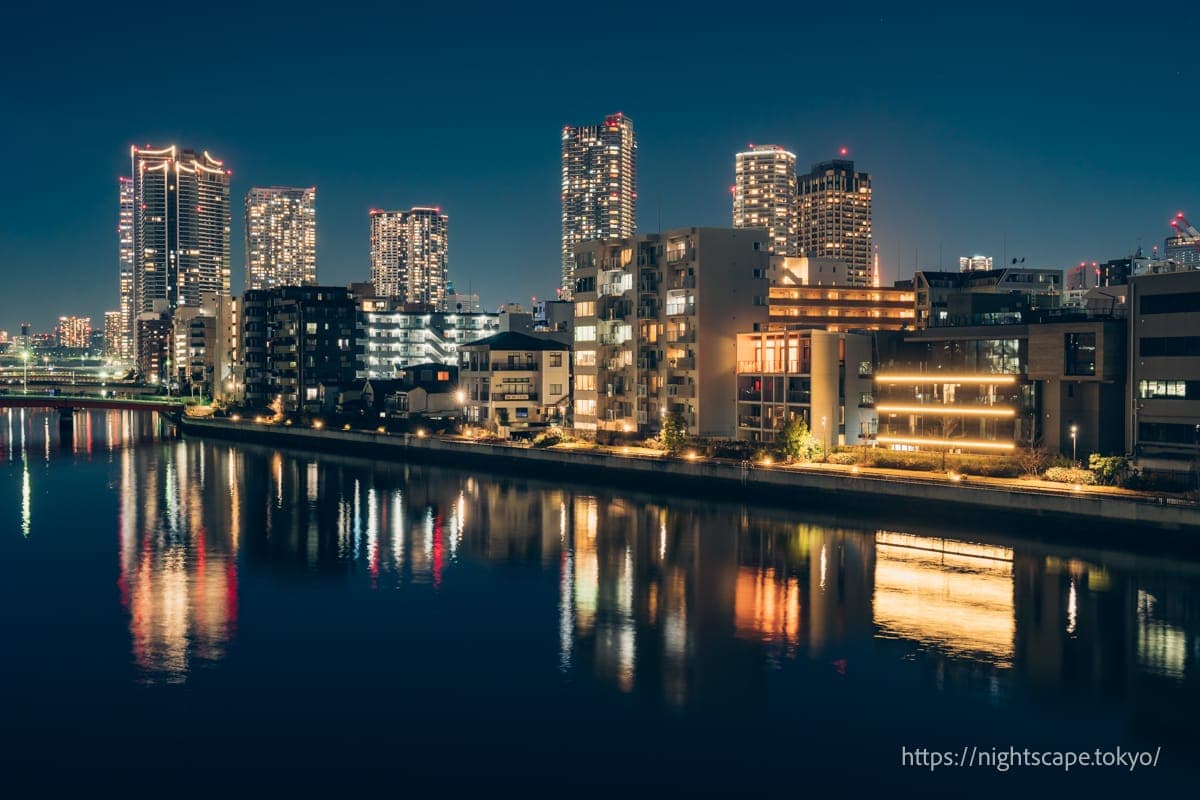 月岛区域的高层建筑群
