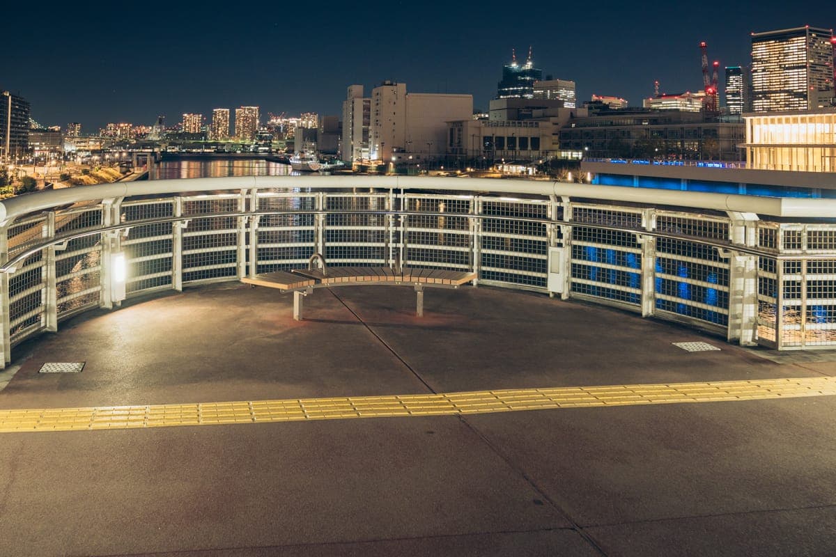 朝潮小桥的氛围