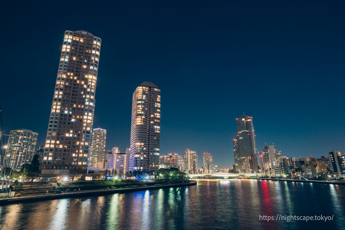 月岛地区的高层公寓与佃大桥