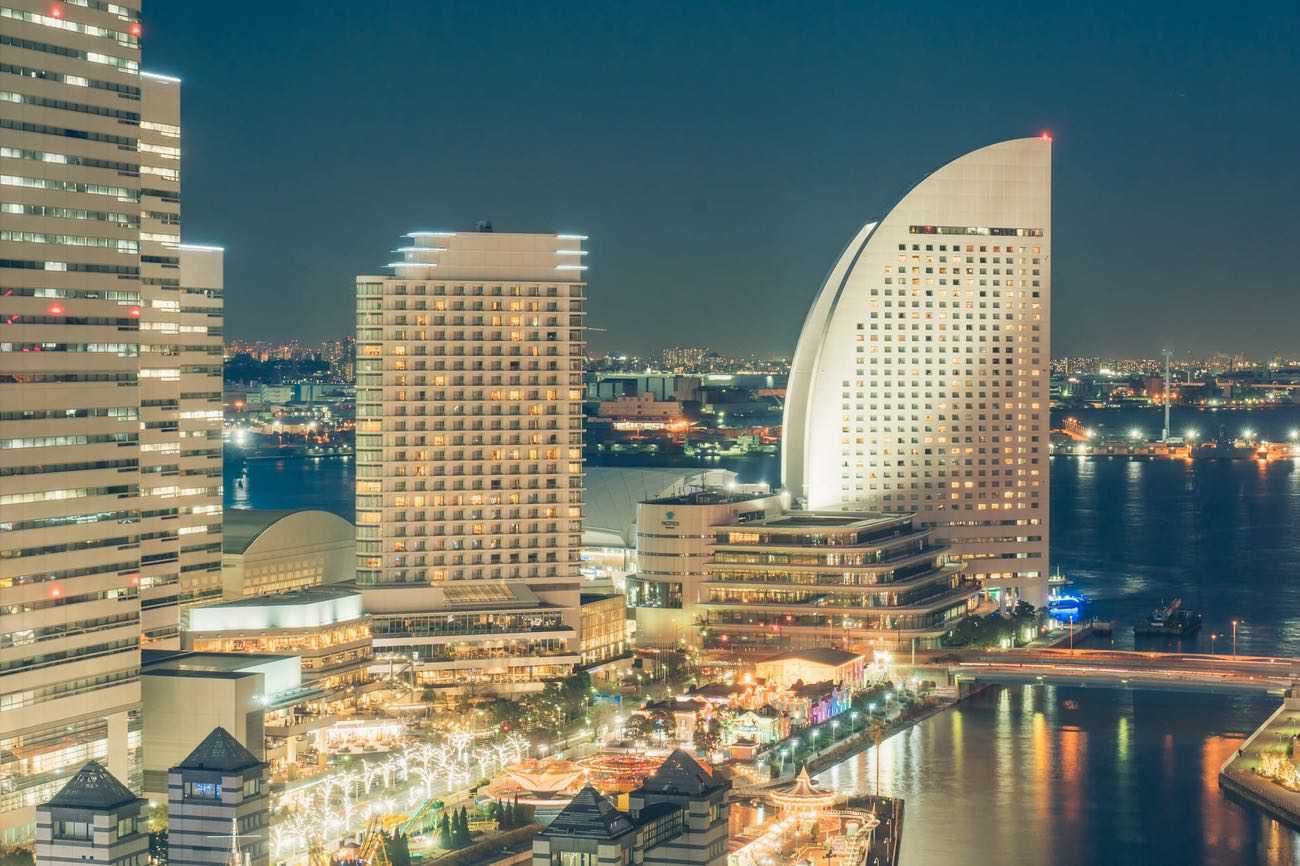 横滨太平洋会展中心和横滨宇宙世界