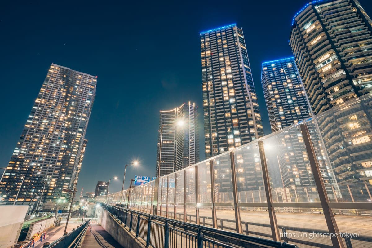 从黎明大桥眺望晴海地区的摩天大楼