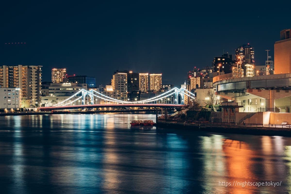 灯光照明的清洲桥