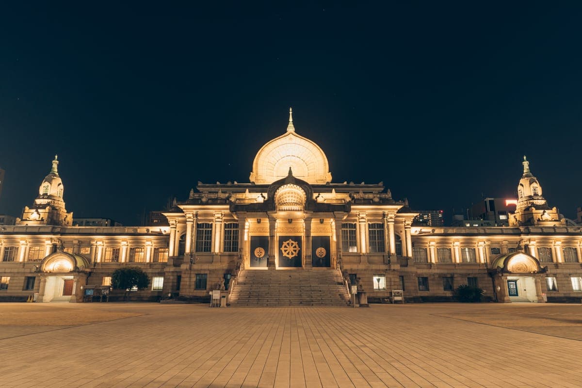 筑地本愿寺的夜景