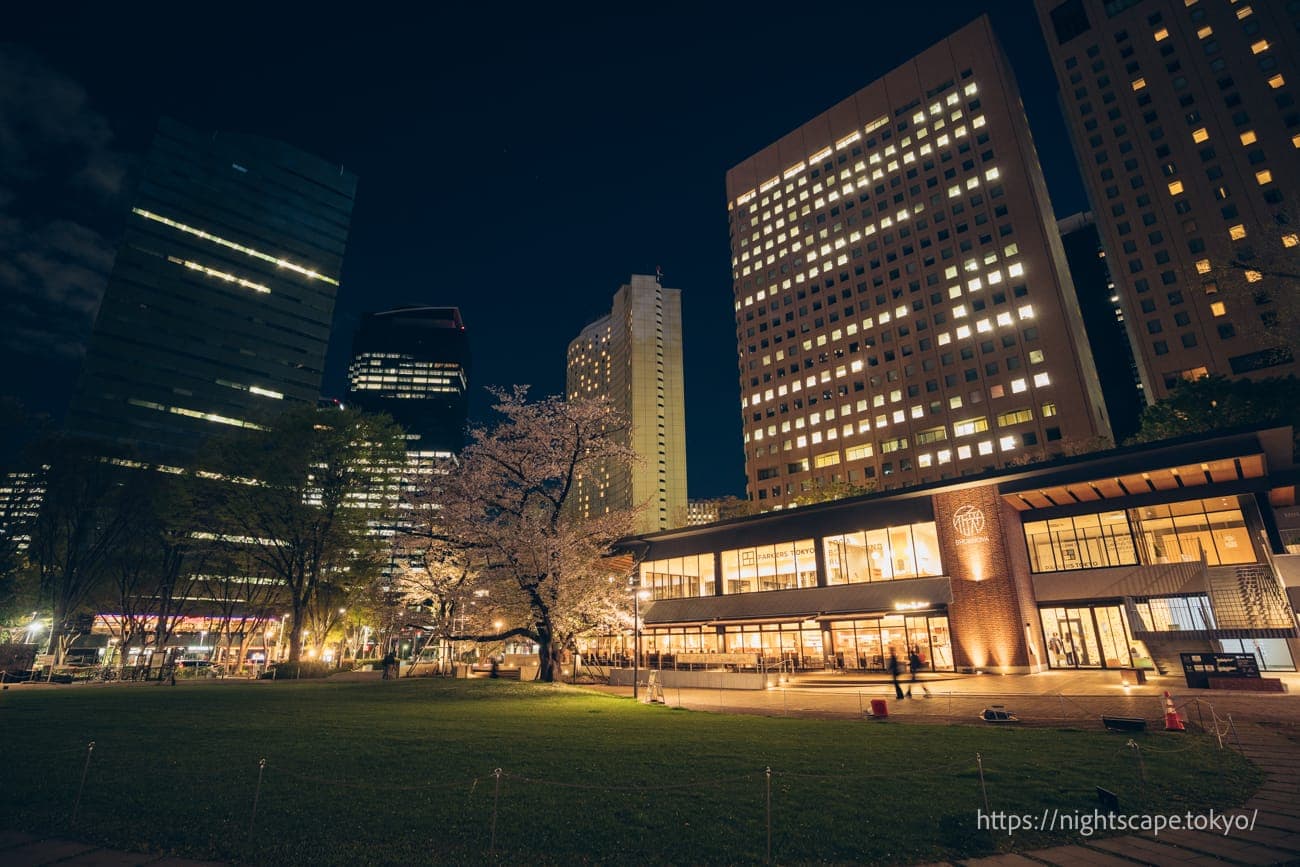 星巴克等商店進駐的商業設施SHUKNOVA