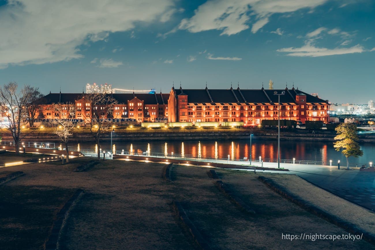 从象鼻公园眺望红砖仓库