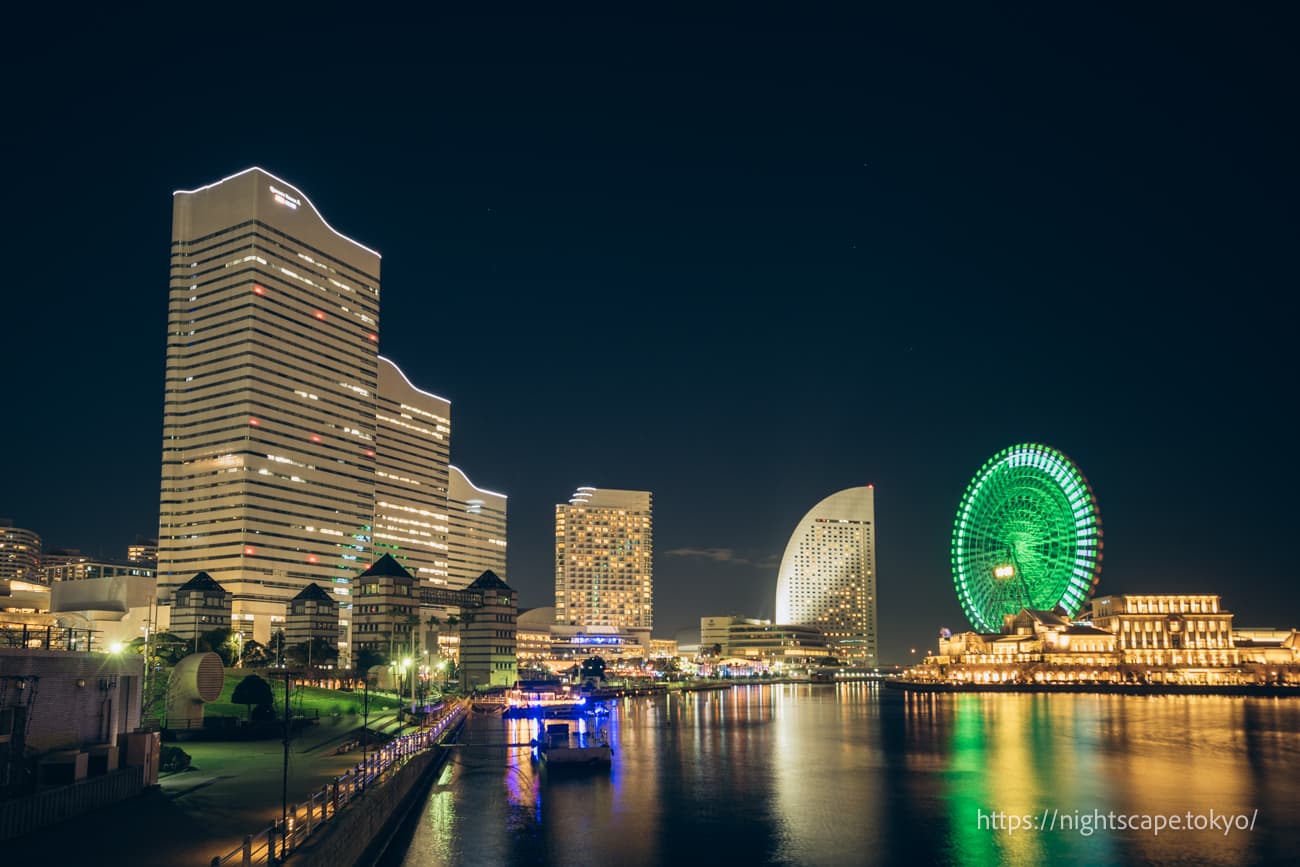 从汽车道眺望港未来夜景