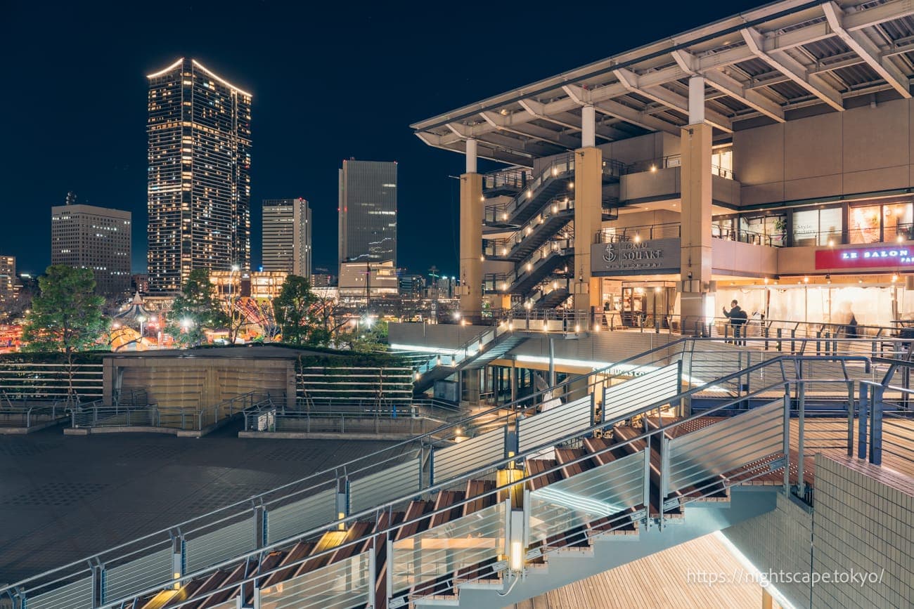 皇后广场木制甲板的氛围