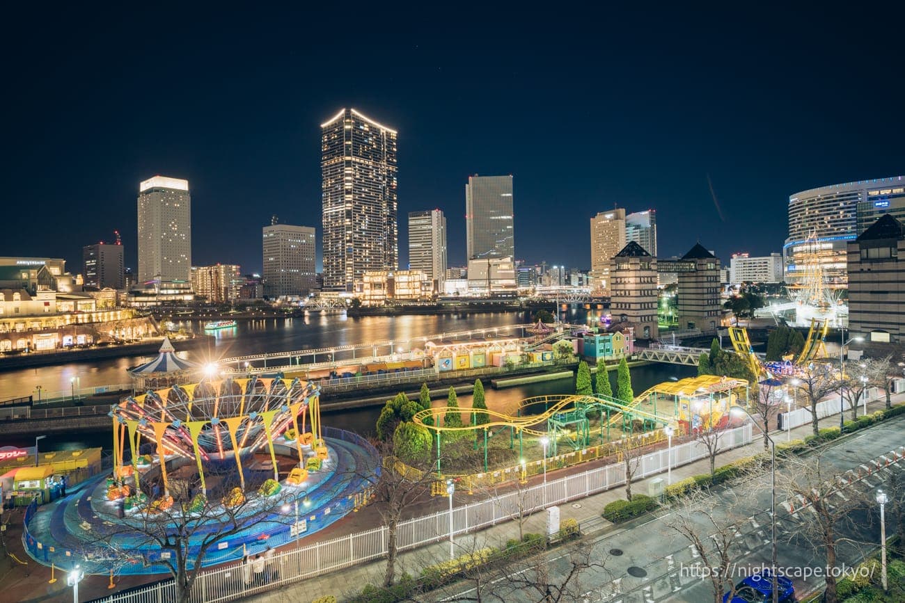 从皇后广场眺望汽车道·北仲通方向的夜景