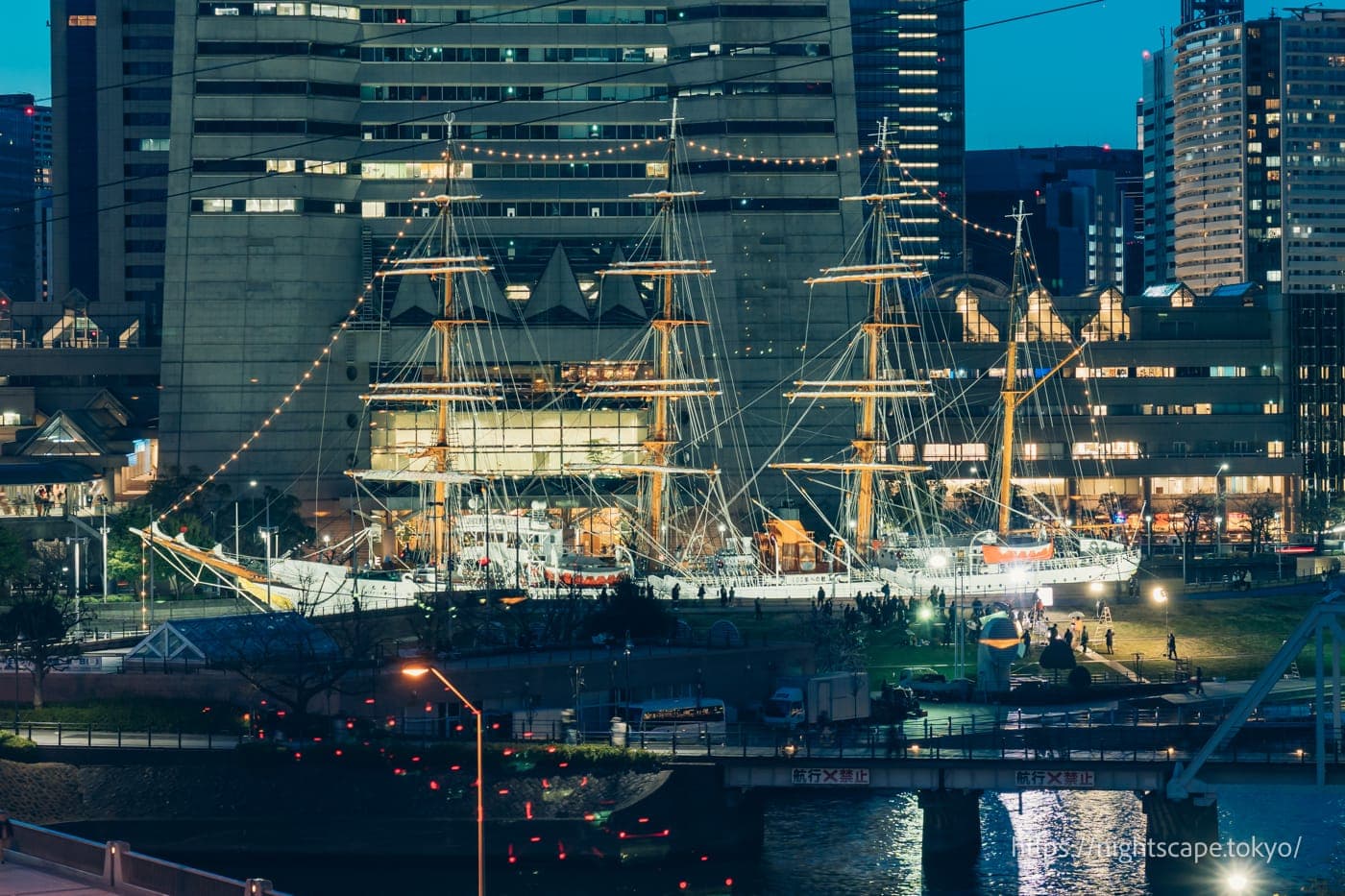 點燈的日本丸紀念公園