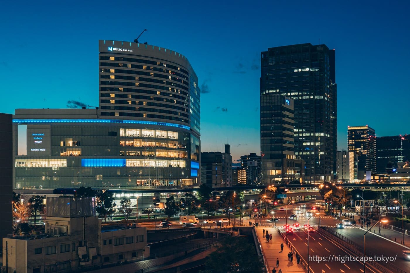 橫濱購物中心與櫻木町站周邊夜景