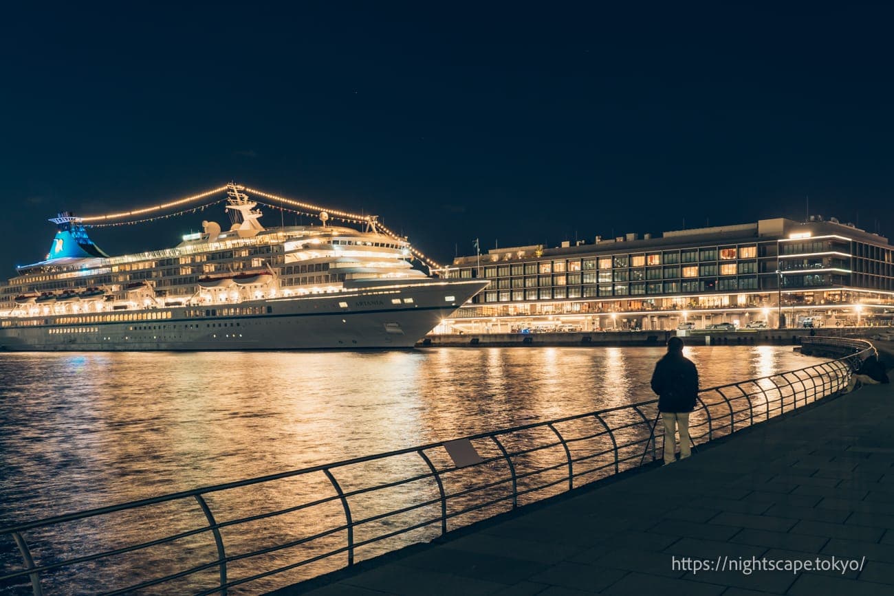 横滨锤头和豪华游轮