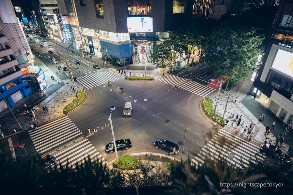 从哈拉卡多眺望神宫前十字路口