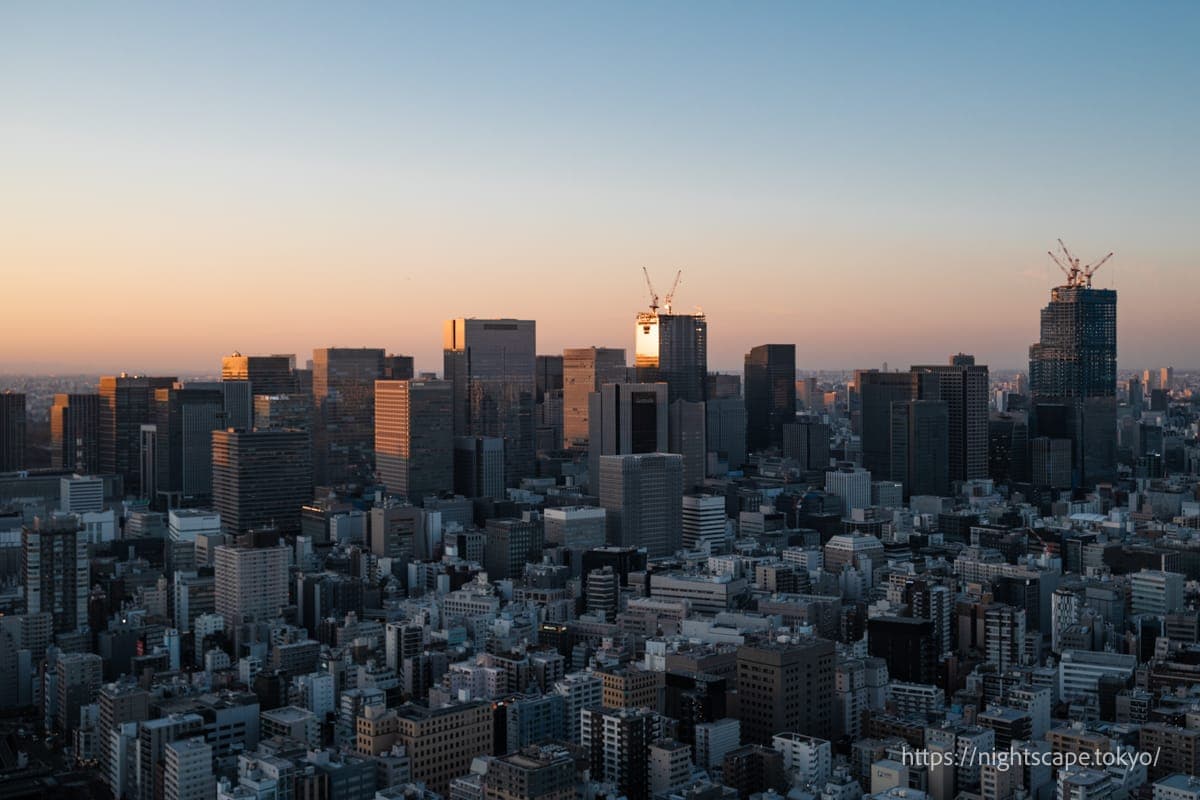 夕陽時分的東京車站・丸之內地區街景